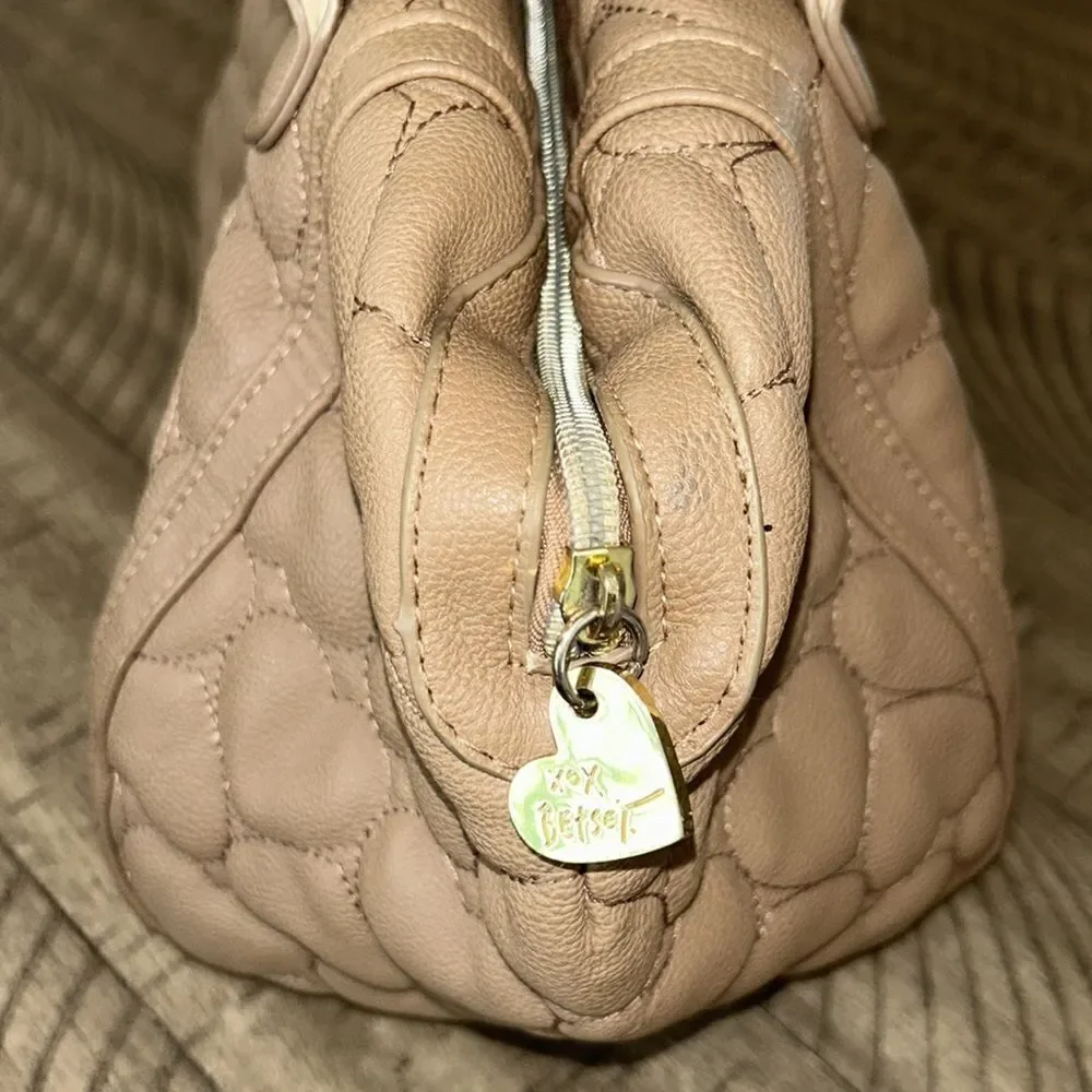 Vegan 🌱 Heart ❤️ Quilt & Bowtie Bag Summer neutral Sand colored Gold Detail✈️